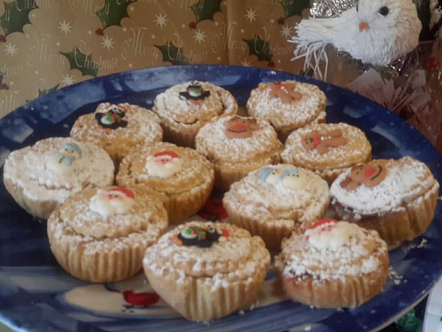christmas mince pies • Bernie Kennelly